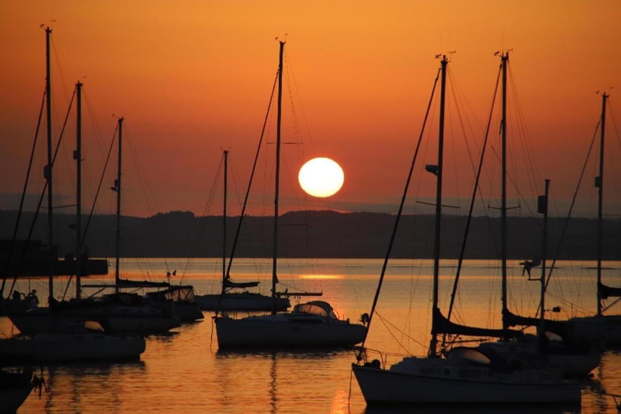 Apartamento Ynys Lawd, Holyhead Marina Exterior foto